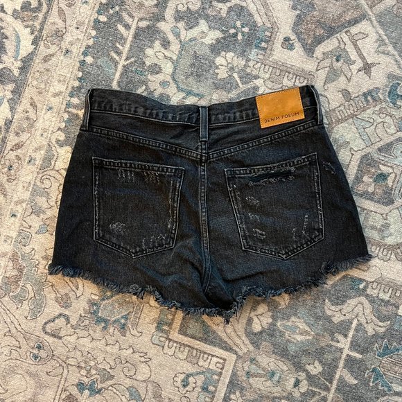 Aritzia Denim Forum The Ex-Boyfriend Short size 26 - Picture 3 of 3